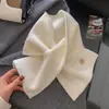 Cachecol Elegante de Malha Cruzada Bordado com Flores Brancas Quentes para Mulheres no Outono e Inverno, Cachecol de Alta Qualidade, Quente e Versátil