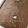 Collar Sencillo con Colgante de Corazón de Plata, Diseño de Nicho de Lujo Ligero, Moderno y Elegante, Versátil para Otoño e Invierno, Collar Único