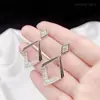 Pendientes geométricos sencillos y versátiles con diamantes para mujer, pendientes de botón de moda para el día a día, pendientes vintage franceses en el color de la imagen, acero inoxidable