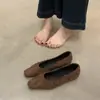 Sapatos Femininos Estilo Francês Slip-On de Boca Rasa 2025 Outono Bico Quadrado Sapatos de Moda Plissados com Aumento Interno de Altura, Sapatos Elegantes Tendência para Jovens Mulheres