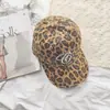 Gorra de Béisbol Vintage con Estampado de Leopardo Inspirada en Celebridades con Visera Suave, Circunferencia de Cabeza Grande, Estilo Urbano, Sensación de Alta Gama, Visera Ancha, Protección Solar, Bordada, Aspecto Desgastado, Moderna