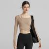 Novidade Outono e Inverno 2026 Roupas de Yoga Femininas Tops Esportivos com Bojo para Corrida ao Ar Livre Pilates Fitness Tops Femininos de Manga Longa