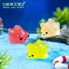 Nuevo producto transfronterizo: pez dorado pequeño creativo que brilla en la oscuridad, lindas piezas decorativas, accesorios para manualidades, adornos de mini paisaje de mesa