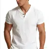2026 Comercio Exterior Transfronterizo Camiseta de Manga Corta para Hombre con Cuello en V de Algodón y Lino Camiseta de Lino para Hombre Delgada Ajustada de Color Sólido con Dos Botones