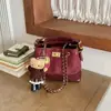 Bolsa Fosca Retrô Outono e Inverno Feminina 2026 Novo Estilo Moda para o Dia a Dia Bolsa de Ombro Único Transversal Bolsa de Mão de Alta Qualidade