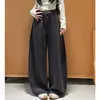 Calça de moletom roxa de outono, com cordão, pernas largas, cintura alta, modelagem que afina a silhueta, caimento solto, adequada para baixinhas, com caimento fluido, casual.