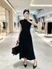 Vestido de Tricô da Moda com Gola Alta e Mangas Curtas para Mulheres, Estilo Novo Outono 2026, Cintura Marcada, Emagrecedor, Vestido Longo Evasê Abaixo do Joelho