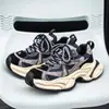 Primavera 2025 Novas Sapatilhas Casuais Retro com Malha Color-Blocking e Amarração Dupla, Sapatos Chunky de Solado Grosso para Aumentar a Altura