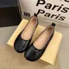 Mocassins brancos com estampa de grou, solado macio e bico dividido para mulheres, sapatos vermelhos versáteis de corte baixo, sapatos slip-on leves para ir ao trabalho e dirigir