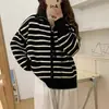 Novo Cardigan de Malha Listrado Estilo Coreano Soltinho da Moda Outono e Inverno para Mulheres, Jaqueta Suéter Quente Casual Versátil com Zíper para Mulheres