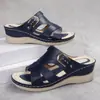 Sandalias de cuña de playa antideslizantes cosidas de suela gruesa duraderas para mujer, 2026 verano moda exterior versátiles sandalias tipo chancla casual