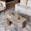 Mesa de centro vintage de travertino natural de formato irregular estilo wabi-sabi para salas de estar pequenas, uso doméstico simples, moderno e criativo, adequada para pousadas
