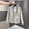 Moda Otoñal para Hombre Chaqueta Elegante con Cuello Alto Estilo Coreano Casual Simple Moderna Chaqueta de Tendencia de Gama Alta Nuevo Estilo para Hombre 2026