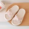 Sandálias Infantis Tira Cruzada com Pérolas Verão 2024 Novo Estilo Coreano Sapatos de Praia Antiderrapantes para Meninas Chinelos da Moda para Menininhas