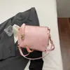 Nova Bolsa Quadrada Pequena para Mulheres da Primavera de 2026, Bolsa de Ombro Único Transversal, Bolsa de Mão, Fashion e Simples, Estilo Japonês e Coreano, Casual, Cor Sólida, Elegante