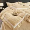 Juego de ropa de cama de cuatro piezas de felpa con relieve tridimensional, totalmente mate y de alta densidad, engrosado para el calor del invierno, juego de terciopelo de leche transfronterizo