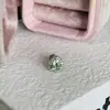Colección de Brazaletes de Oreja Verde Fresco de Primavera: Aretes de Acero de Titanio Color Verde Menta Transparente con Aretes de Trébol de Cuatro Hojas Microincrustados