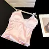 Nova Camisola Sexy de Renda para Verão Roupa de Dormir Feminina de Seda Gelada com Sensação Fresca com Bojos Estilo Puro Desejo Pode Ser Usada Fora com Saia