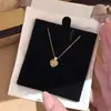 Collar de Corazón de Diamante con Brillo Dorado que Hace Palpitar el Corazón 2026 Nuevo Lujo Ligero Exquisito Retro Estilo Suave Cadena para Clavícula Personalizado