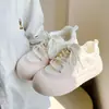 Zapatillas Casuales Estilo Coreano para Mujer, Nuevo Modelo 2026, Versátiles para Primavera y Otoño, Malla Transpirable, Suela Gruesa, Zapatos Blancos, Mocasines