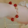 Set de pulseras de campana de rosa roja, súper favorecedor para el tono de piel, lujo ligero y sensación de alta gama, set combinado de pulsera y joyería