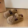 Sapatos Peludos com Solado Grosso para Mulheres 2026 Outono e Inverno Novo Estilo Slip-On Aumenta Altura Quente Lã Moda Preguiçoso Birkenstock Shoes
