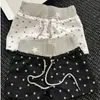 Shorts de pijama a rayas de estrella estilo americano picante para niñas, shorts de verano cómodos con cordón, pantalones deportivos para casa adecuados para usar al aire libre
