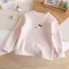 Camiseta Base Grossa Quente de Inverno para Bebê Menina de Jardim de Infância, Estilo Coreano Elegante, Estampa de Desenho Animado Fofa e Doce, Forrada com Fleece