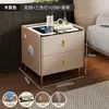 Mesa de Cabeceira Simples e Confortável Estilo Casa Tampo em Rocha Estilo Celebridade da Internet Moderna Luxo Leve Italiano Multifuncional Armário de Cabeceira Inteligente