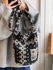 Bolsa de Hombro de Moda Estilo Perezoso Linda Color de Contraste Otoño e Invierno Explosiones Ligera Versátil Lana de Cordero Cruzada Bolso para Mujer