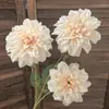 Nova Flor Artificial Dália de Três Cabeças Duas Cores Flor de Casamento Arranjo de Flores para Salão de Casamento Decoração de Guia de Estrada Floral para Casa