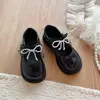 Zapatos de Princesa para Niñas 2026 Nuevos Zapatos de Cuero para Niños Primavera y Otoño Zapatos Blancos Elegantes para Niñas Zapatos de Suela Blanda Individuales para Niñas