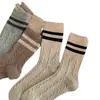 Calcetines de Lana para Mujer de Primavera y Otoño, Engrosados y Cálidos, con Diseño de Trenza, de Longitud Media hasta la Pantorrilla, Estilo Universitario Japonés, Calcetines Holgados Versátiles de Doble Raya
