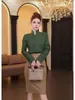 Elegante Camisa de Manga Larga para Mujer, Estilo Primavera y Otoño, Top Verde, Corte Holgado, Versátil, Adelgazante, Estilo para el Trabajo, Camisa con Cuello Alto, Verde Oscuro