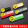 Placa de Identificação de Funcionário em Acrílico Personalizada Emblema de Rosto Sorridente Broche de Emblema Garçom Placa de Identificação de Funcionário Fofa Expressão Popular