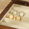 Moda retro francesa diseño simple aretes de cuentas redondas aretes de acero inoxidable de oro de 18K aretes de alto sentido para mujer al por mayor