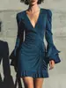 Vestido plisado de cuello en V profundo estilo europeo y americano transfronterizo 2026 con mangas abullonadas, mangas largas acampanadas y cintura con volantes