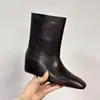 Botas de pele de carneiro de alta qualidade de Guangzhou - bico quadrado retrô, com aumento interno de altura, cano largo, botas de cano médio, botins da moda e elegantes para mulheres