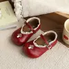 Sapatos de Princesa Infantis Confortáveis Estilo Francês Sapatos Mary Jane 2026 Sapatos de Uma Sola Verão Menina Sapatos de Couro para Menina