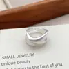 Anillo Irregular Geométrico para Mujer, Moda de Lujo Ligero, Acabado Mate Único, Anillo Abierto Versátil, Anillo de Dedo Índice Moderno