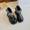 Botas Chelsea de Renda com Laço de Pérolas para Meninas 2026 Outono/Inverno Xadrez Infantil Versátil de Cadarço Botas Curtas Infantis Médio a Grande