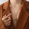Cadena de clavícula con colgante cuadrado de 26 letras estilo hip hop de azúcar, acero de titanio PVD chapado en oro de 18 quilates, joyería europea y americana al por mayor