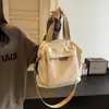 Bolsa Feminina Fashion 2024 Nova Versátil de Lona Grande Capacidade Bolsa de Ombro para Escritório Bolsa Tote Bolsa de Mão