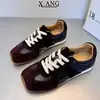 Zapatillas de entrenamiento alemanas marrones estilo retro para mujer, versión de piel de vaca, novedad Otoño/Invierno 2026, versátiles, cómodas, casuales, deportivas, zapatillas Forrest Gump