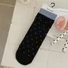Calcetines de media pantorrilla para mujer, otoño e invierno, diseño simple de bloques de color y lunares, estilo coreano, calcetines con volantes, estilo retro ballet, calcetines de algodón sin costuras