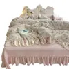 Es esponjoso y muy cálido~ El juego de cama de terciopelo de leche de cuatro piezas está engrosado para el calor del invierno, y la funda de edredón de terciopelo de coral es ropa de cama Clase A