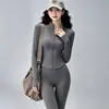 Conjunto deportivo profesional de Pilates para mujer, chaqueta ajustada de cuello alto, pantalones de dos piezas simulados, conjunto de yoga de cintura alta para mujer, conjunto de tres piezas