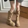 Botas Martin de Cano Alto com Salto Grosso de Camurça e Decoração de Fivela Estilo Retrô para Emagrecer e Aumentar a Altura, Botas de Moda Europeia Americana para Outono Inverno Feminino com Solado Grosso
