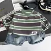 Ropa de Verano para Niños 2026 Camiseta Deportiva Rayada con Parche de Manga Corta para Niños Pantalones Cortos de Mezclilla Nuevo Conjunto Elegante de Dos Piezas para Bebé 3