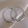 Brincos de Argola Simples Exagerados Europeus e Americanos de Agulha de Prata S925 para Mulheres, High-End, Luxo Leve, Versátil, Brincos Simples e Elegantes Atacado